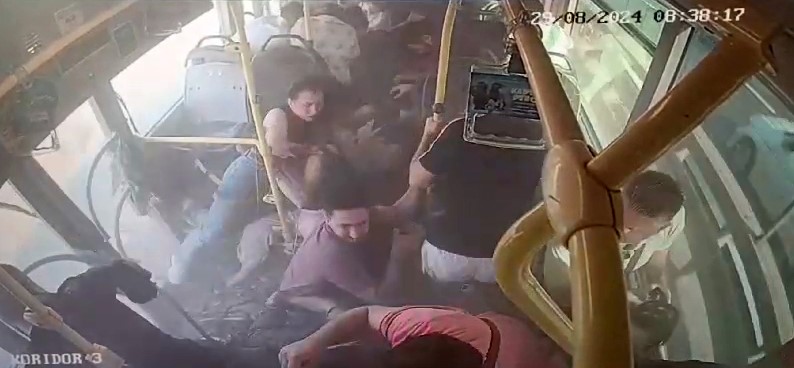 Küçükçekmece’deki feci metrobüs kazası anına ait araç içi görüntüsü ortaya çıktı
