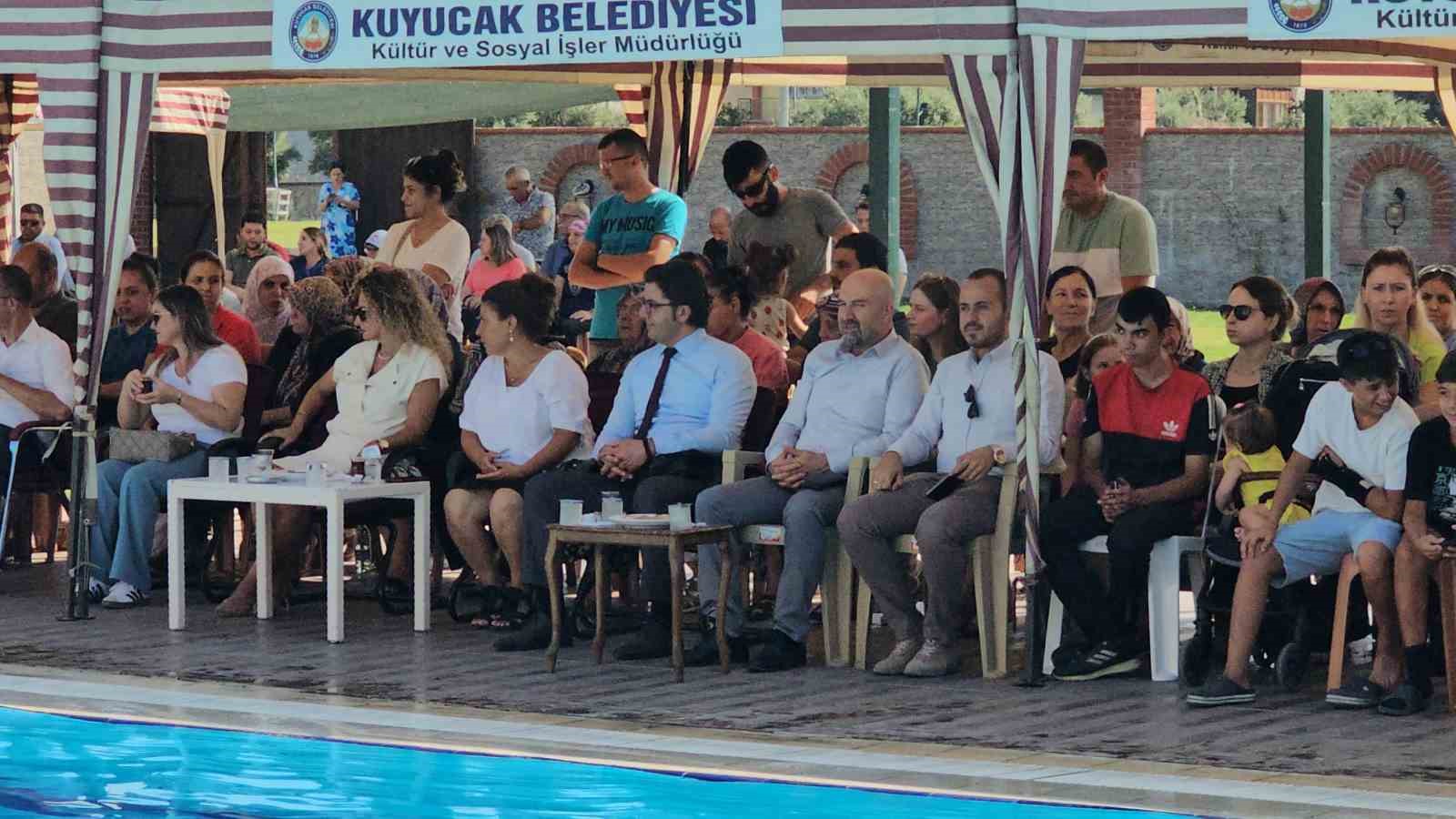 Kuyucaklı çocuklar yüzmedeki hünerlerini sergiledi
