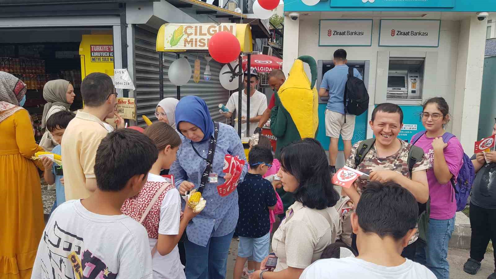 ‘Çılgın Mısırcı’nın tek derdi özel çocukları mutlu etmek
