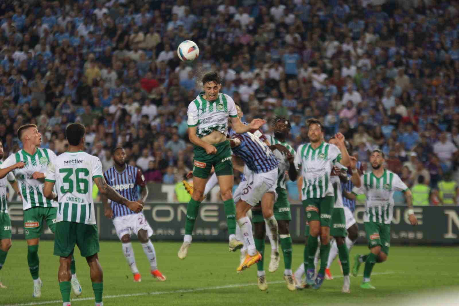 UEFA Konferans Ligi: Trabzonspor: 0 - St. Gallen: 1 (İlk yarı)
