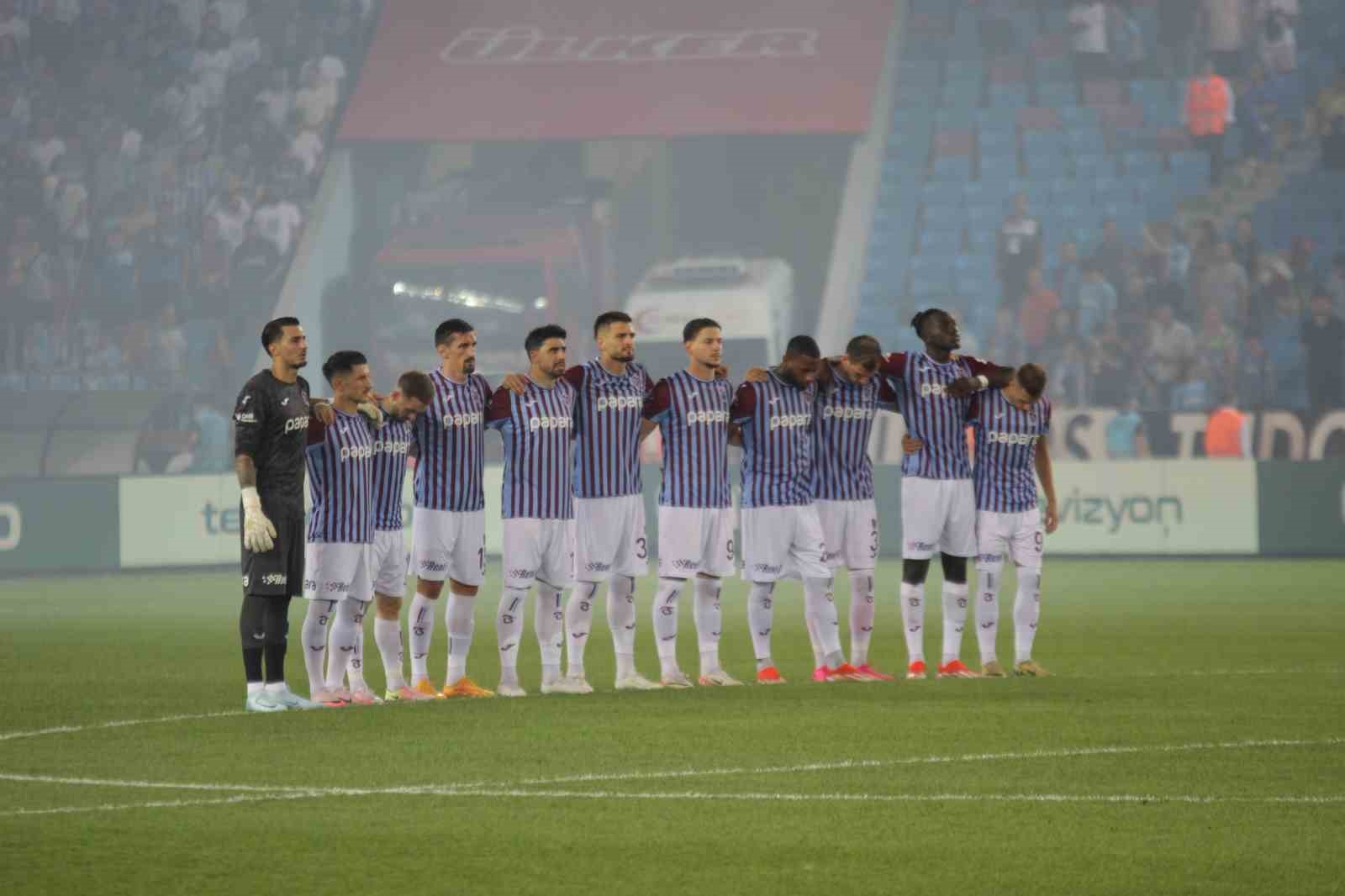 UEFA Konferans Ligi: Trabzonspor: 0 - St. Gallen: 1 (İlk yarı)
