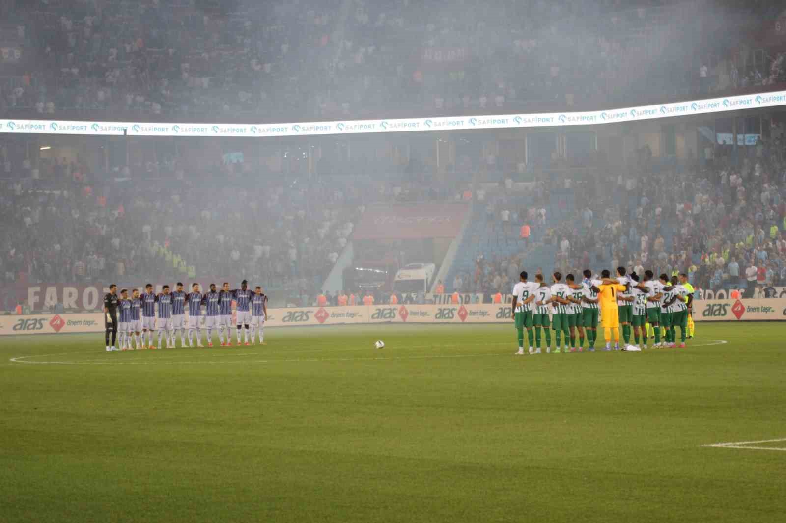 UEFA Konferans Ligi: Trabzonspor: 0 - St. Gallen: 1 (İlk yarı)
