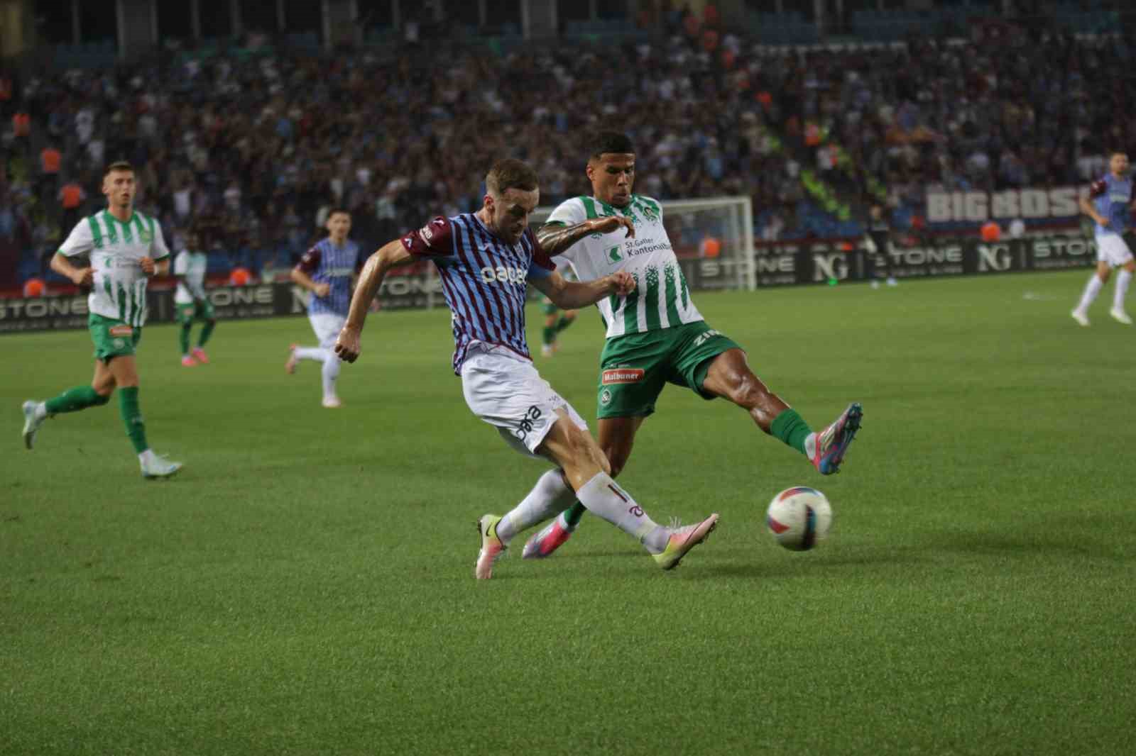 UEFA Konferans Ligi: Trabzonspor: 0 - St. Gallen: 1 (İlk yarı)
