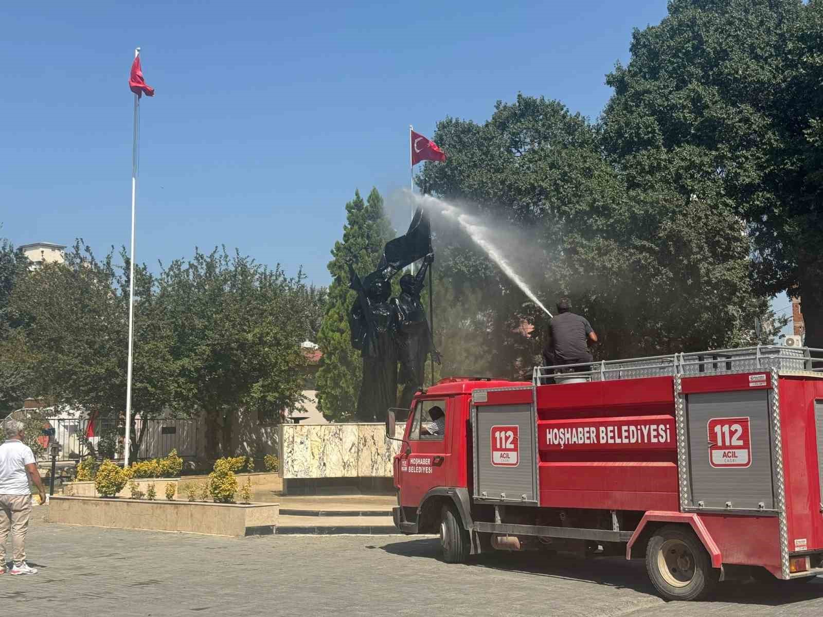 Iğdır Valiliği, 30 Ağustos Zafer Bayramı hazırlıklarında DEM’li belediyenin itfaiye araçlarını kullanmadı
