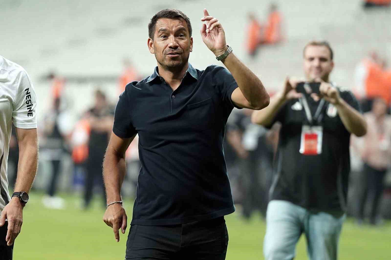 Giovanni van Bonckhorst, Beşiktaş taraftarını kırmadı
