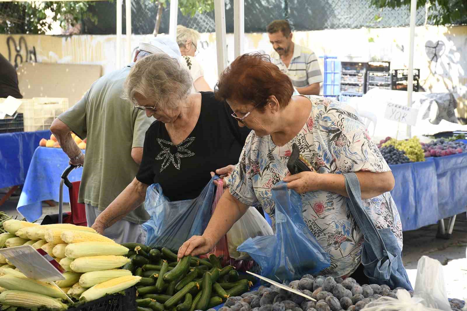 Kuşadası’nda sağlıklı gıdanın adresi ‘Yerel Üretici Pazarı’ oldu
