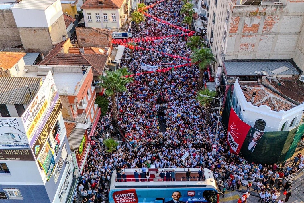 Bozkurt Belediye Başkanı Birsen Çelik, Turgutlu’daki çiftçi mitingine katıldı
