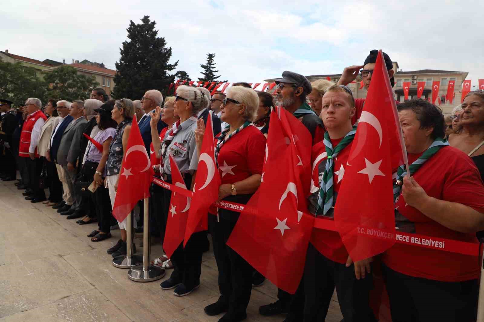 Büyük Zafer’in 102’inci yılı Büyükçekmece’de düzenlenen törenle kutlandı
