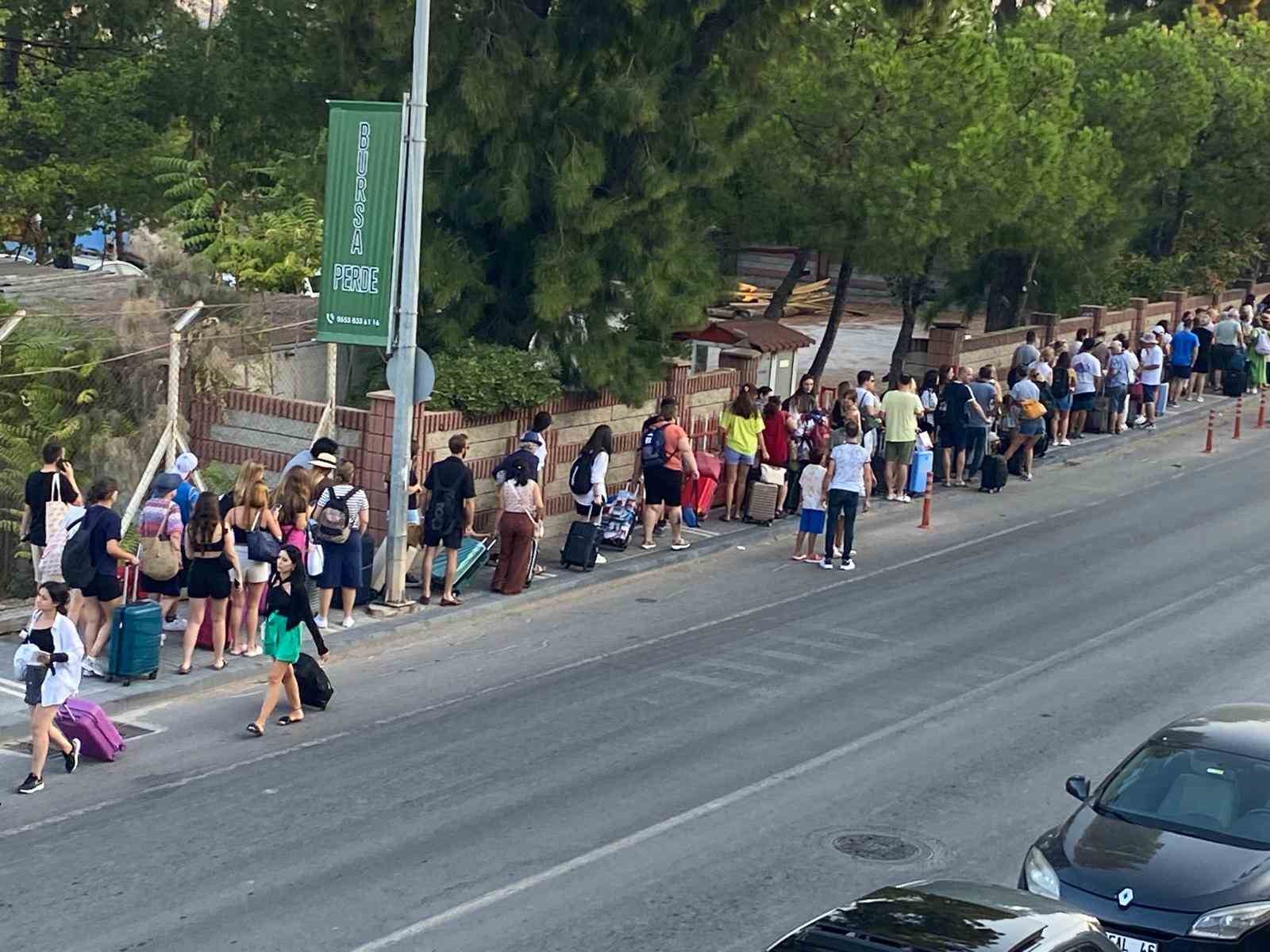 Zafer’in 100. yılında tatilciler Yunan Adalarına akın etti
