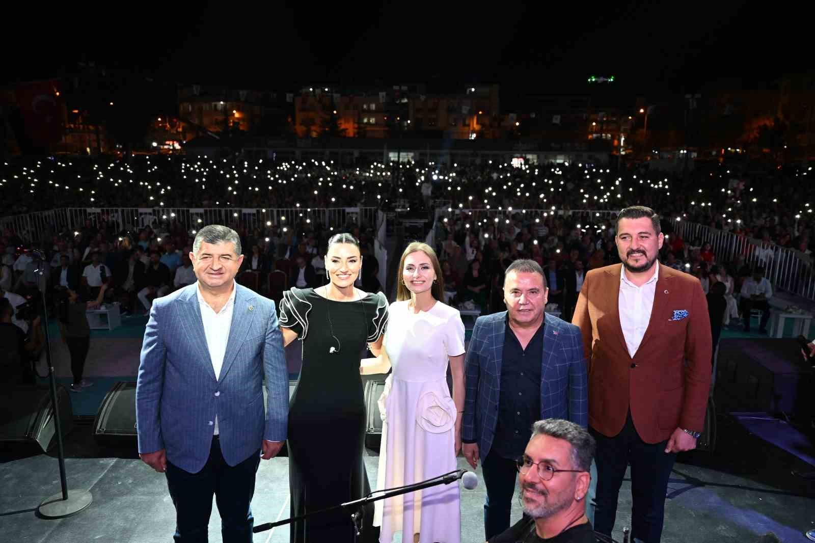 Korkuteli’nde festival ve zafer coşkusu bir arada yaşandı
