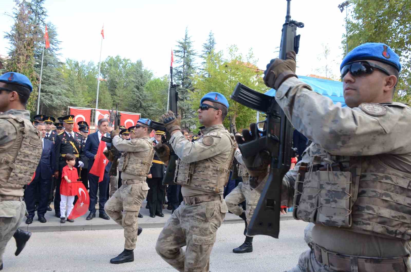 30 Ağustos kutlamalarında jandarmanın gösterisi büyük beğeni topladı
