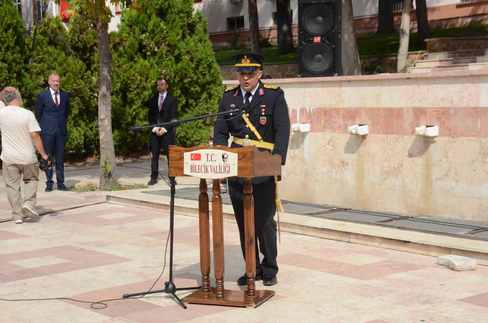 30 Ağustos kutlamalarında jandarmanın gösterisi büyük beğeni topladı
