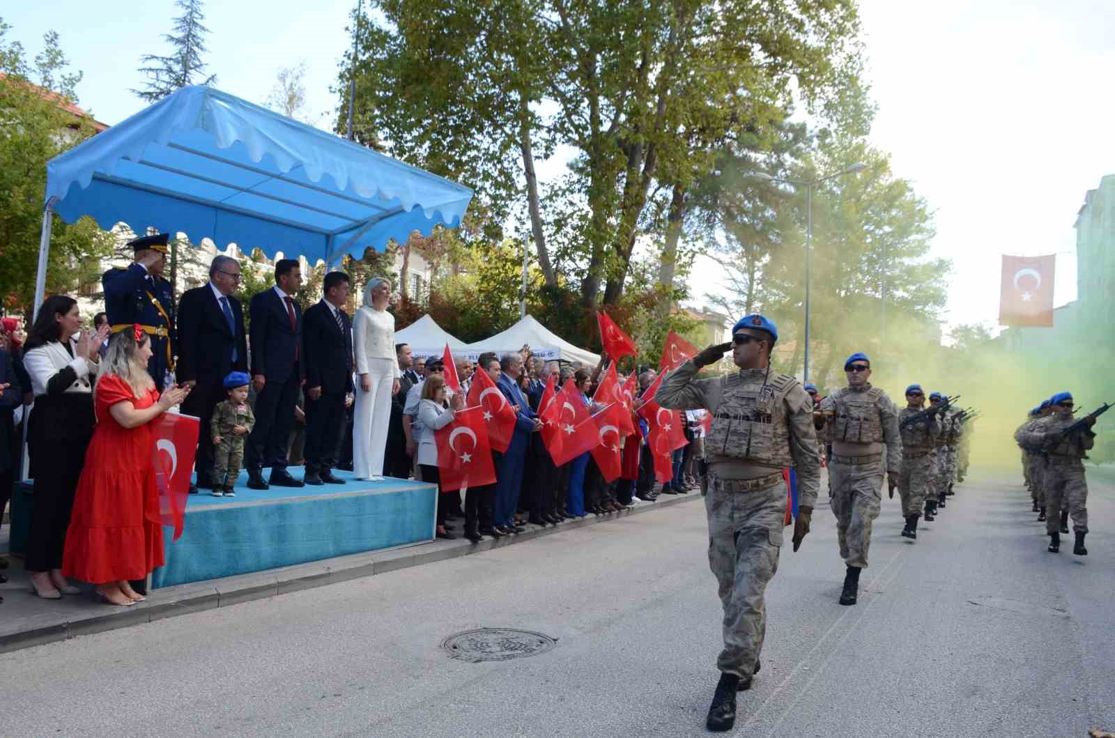 30 Ağustos kutlamalarında jandarmanın gösterisi büyük beğeni topladı
