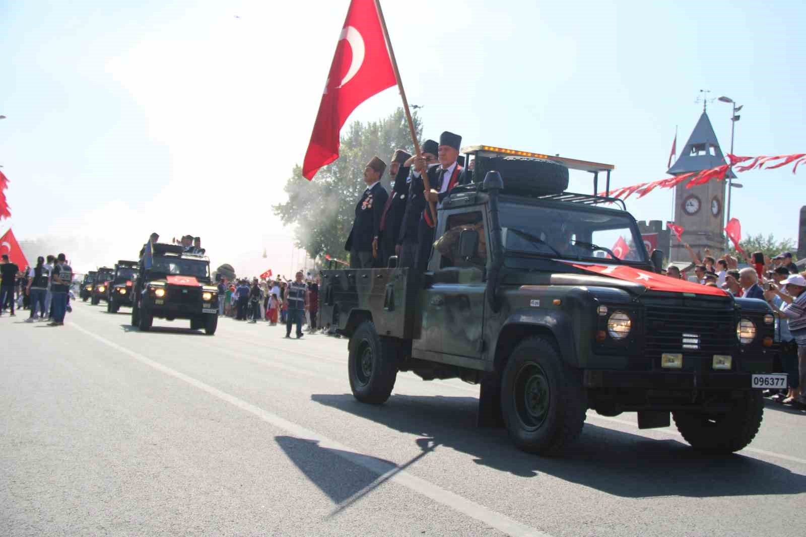 Zafer Bayramı, Kayseri’de coşkuyla kutlandı
