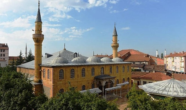 Tarihi Çorum Ulu Cami’de ağaç katliamı
