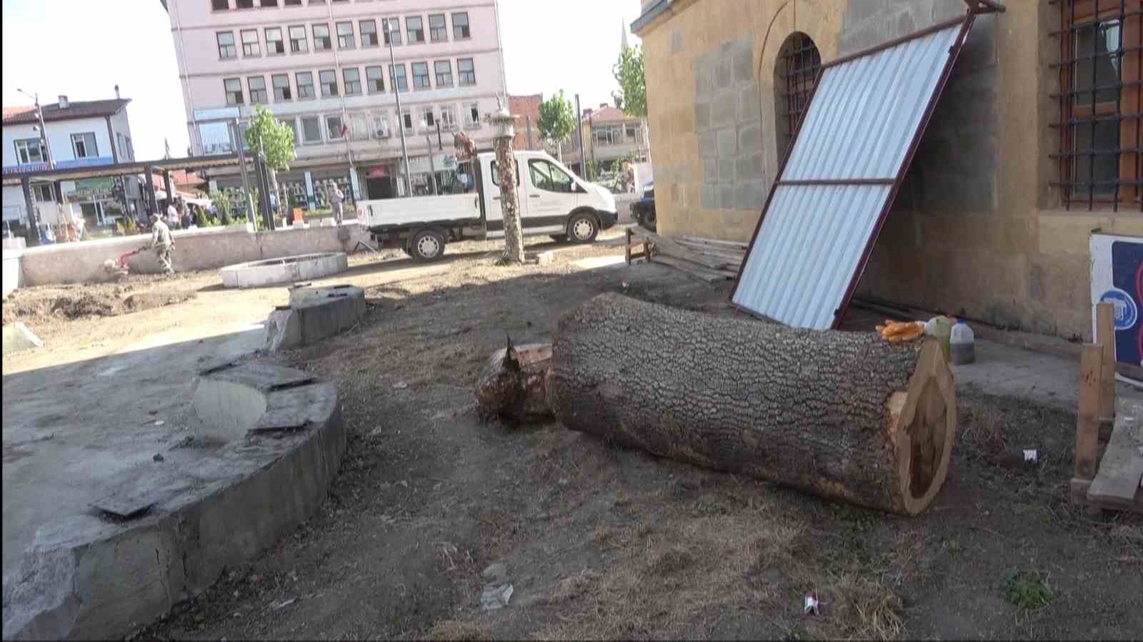 Tarihi Çorum Ulu Cami’de ağaç katliamı
