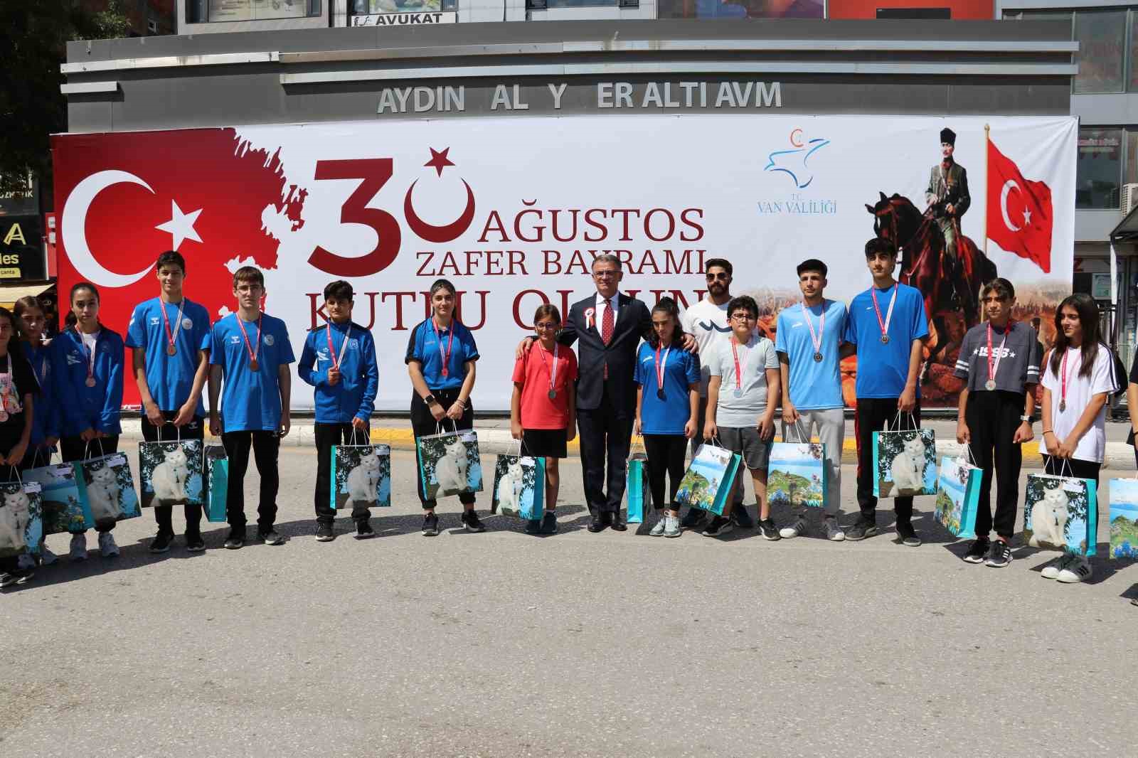 Van’da 30 Ağustos Zafer Bayramı kutlandı
