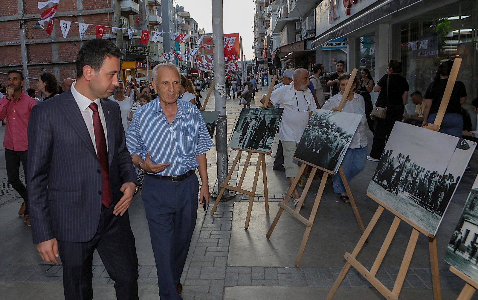 Bayraklı’da Zafer Bayramı coşkusu
