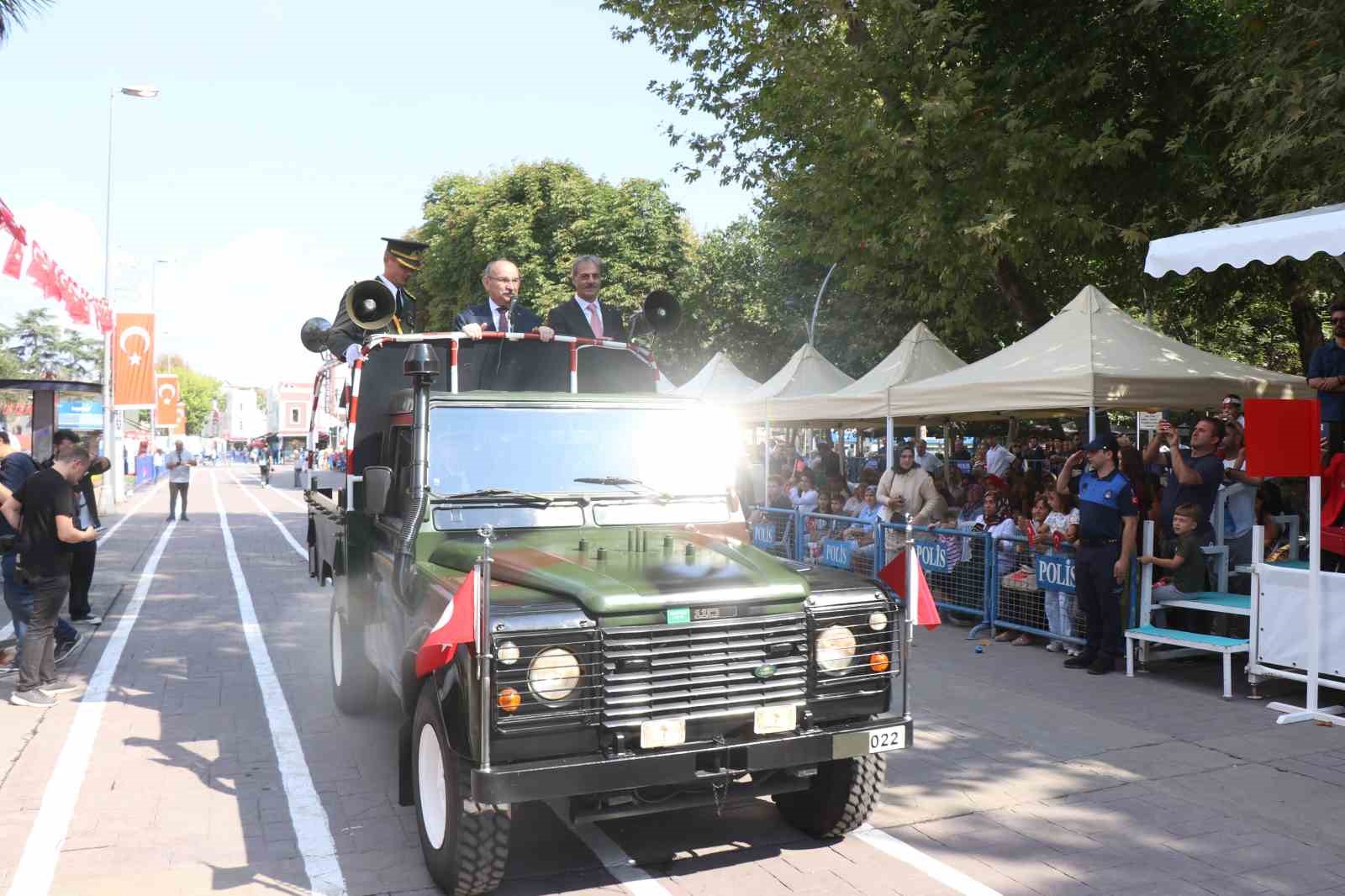 Kocaeli, Sakarya ve Düzce’de geçit törenleri göğüs kabarttı
