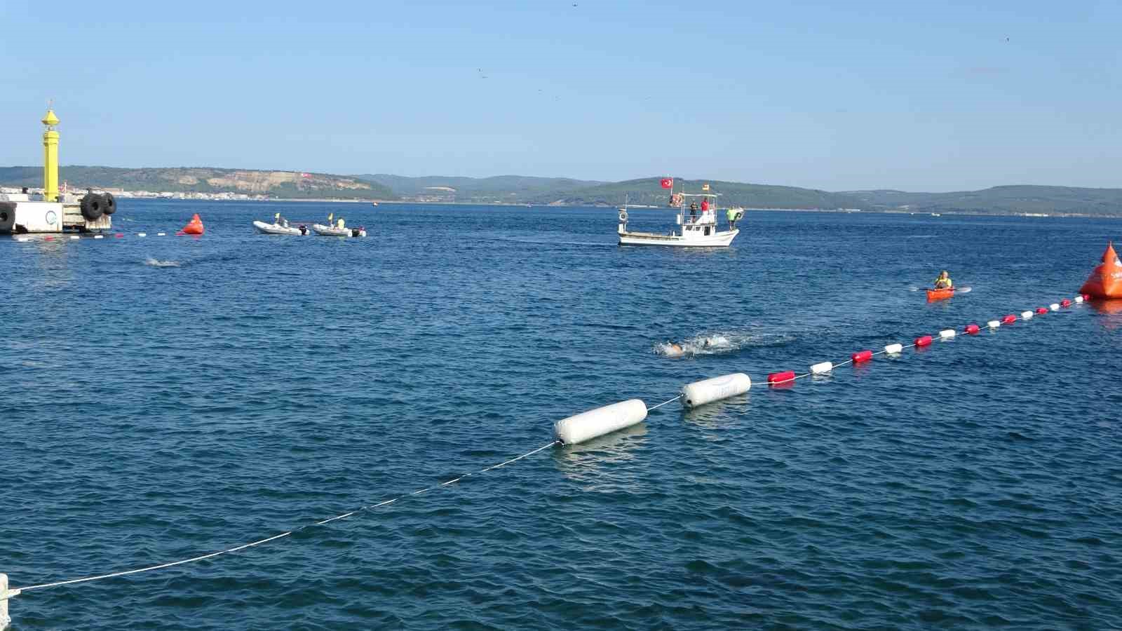 Çanakkale Boğazı’nda yüzme yarışması düzenlendi
