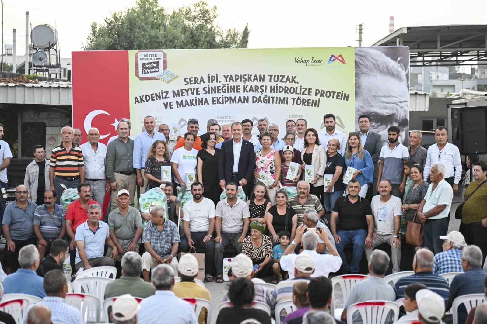 Mersin Büyükşehir Belediyesinden çiftçiye destek
