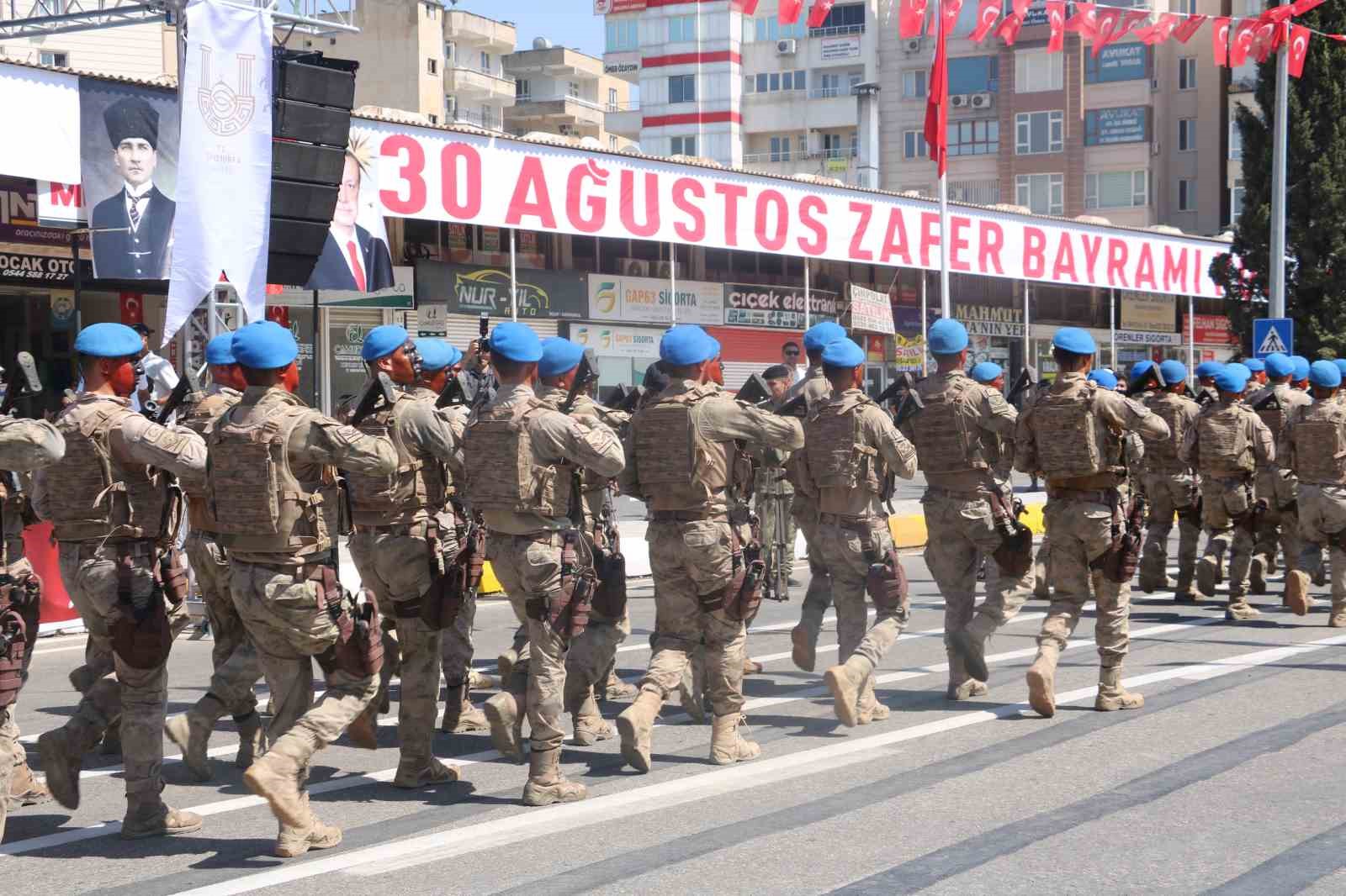 Şanlıurfa’da Zafer Bayramı coşkusu
