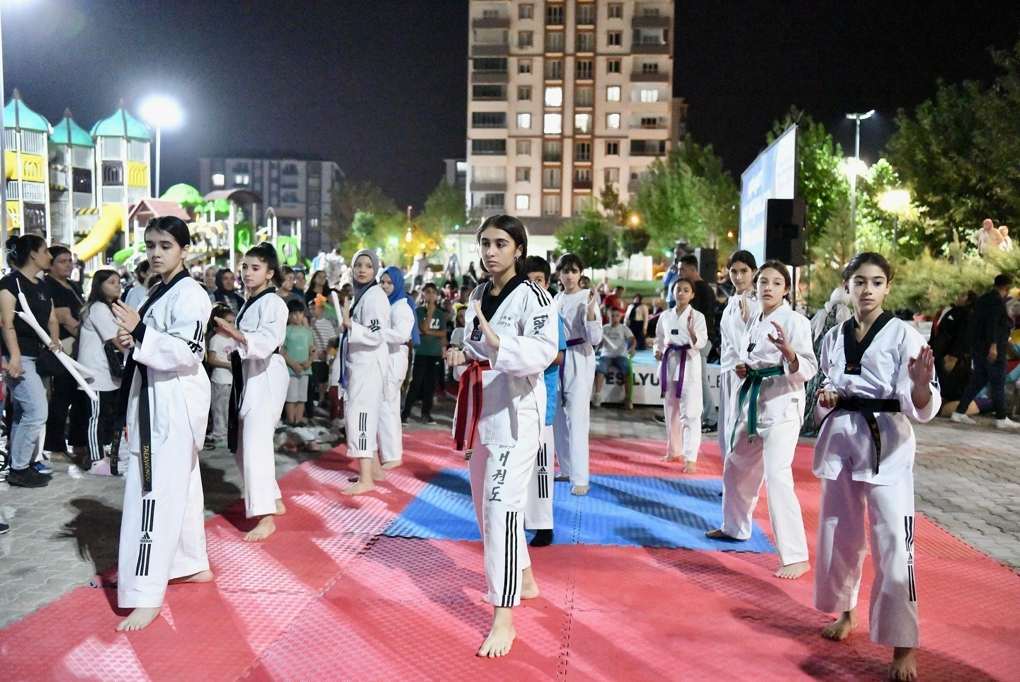 ’Yeşilyurt Yaz Akşamları’ Zafer Bayramı programıyla final yaptı
