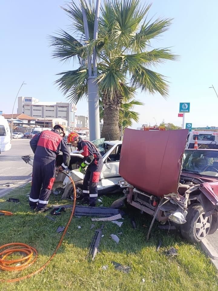 Araca çarptıktan sonra refüje çıkarak durabildi
