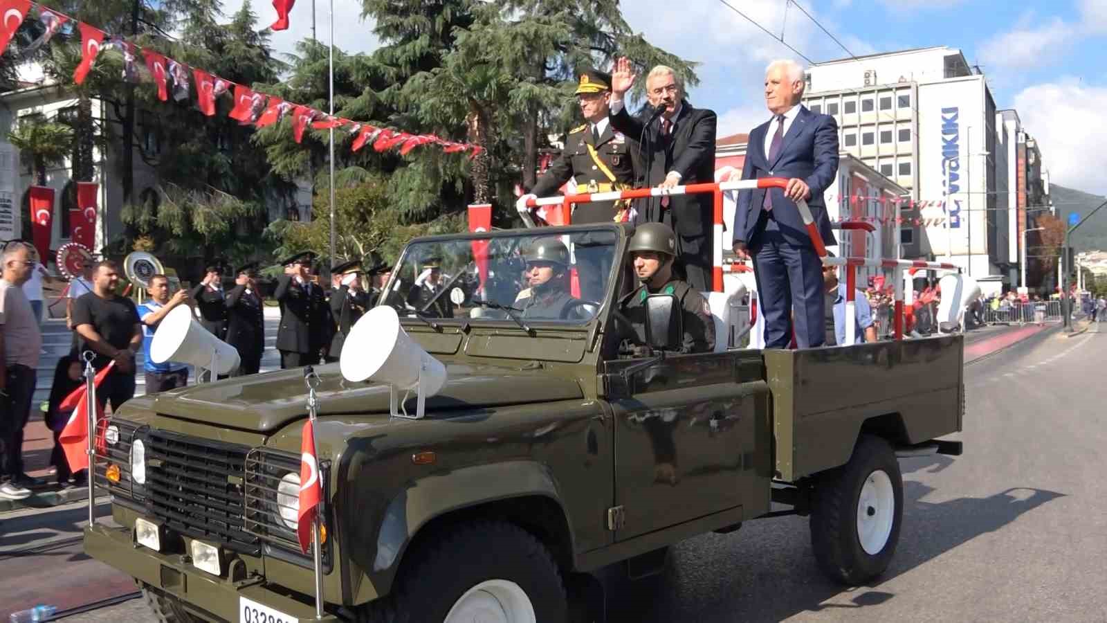 30 Ağustos Zafer Bayramı’nın 102. yılı Bursa’da coşkuyla kutlandı
