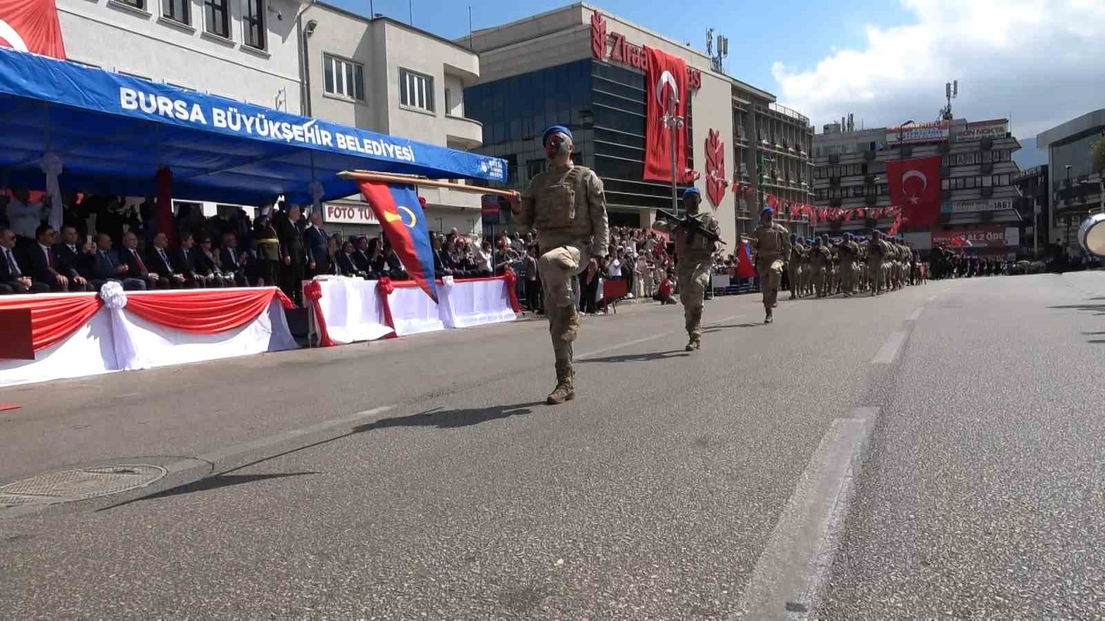 30 Ağustos Zafer Bayramı’nın 102. yılı Bursa’da coşkuyla kutlandı
