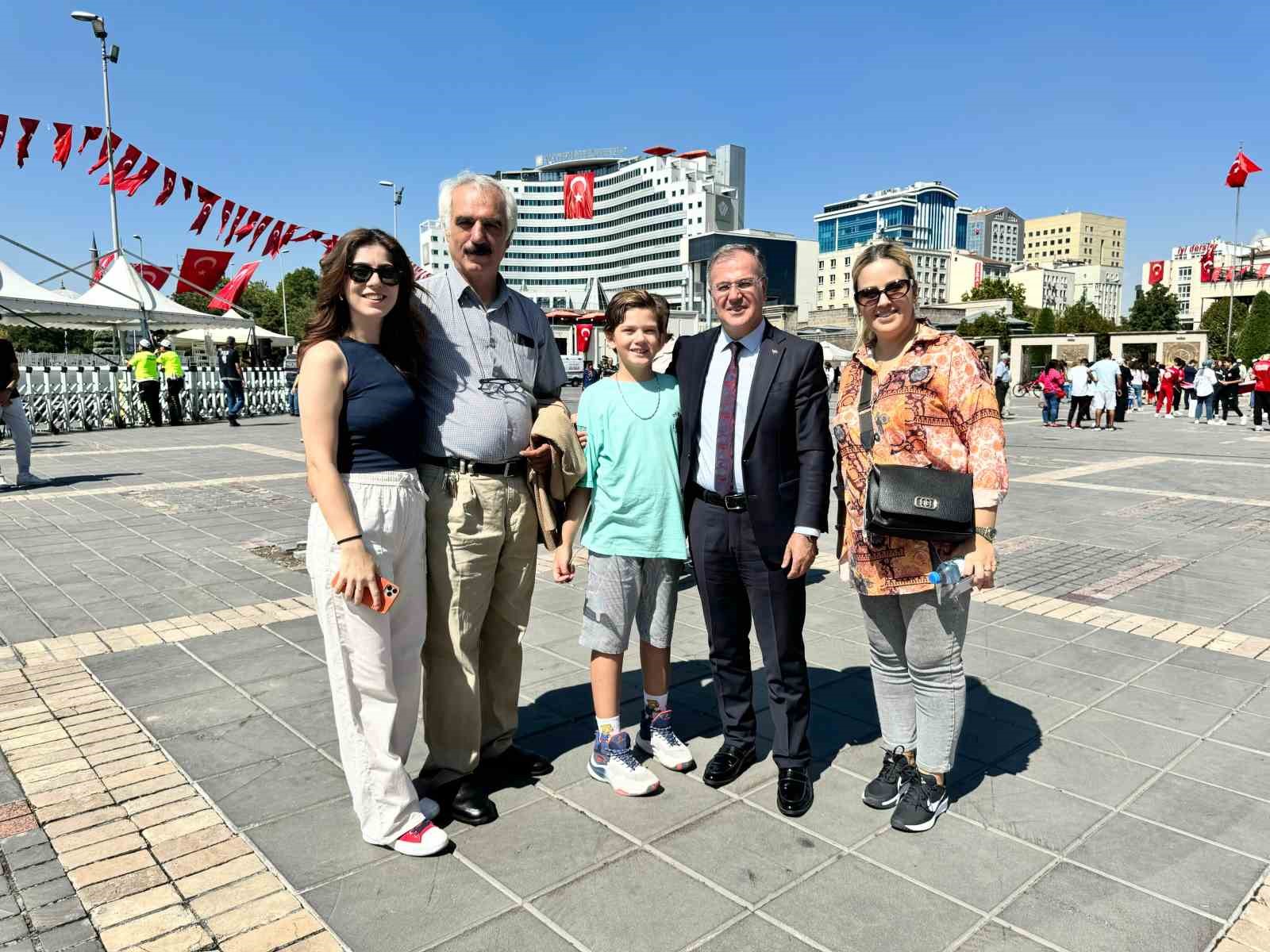 Başkan Özdoğan’dan kutlamalarda ’güçlü ordu’ mesajı
