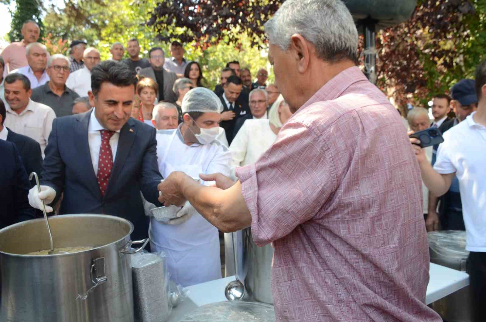 Bilecik’te 10 yıldır devam eden aşure geleneği bozulmadı
