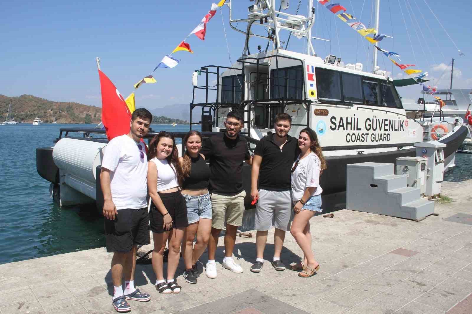 Fethiye’de Sahil Güvenlik Botu ziyaretçilerini ağırladı
