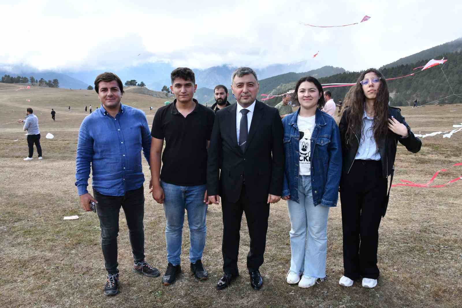 Gümüşhane’de Zafer Bayramı’na özel uçurtma şenliği düzenlendi
