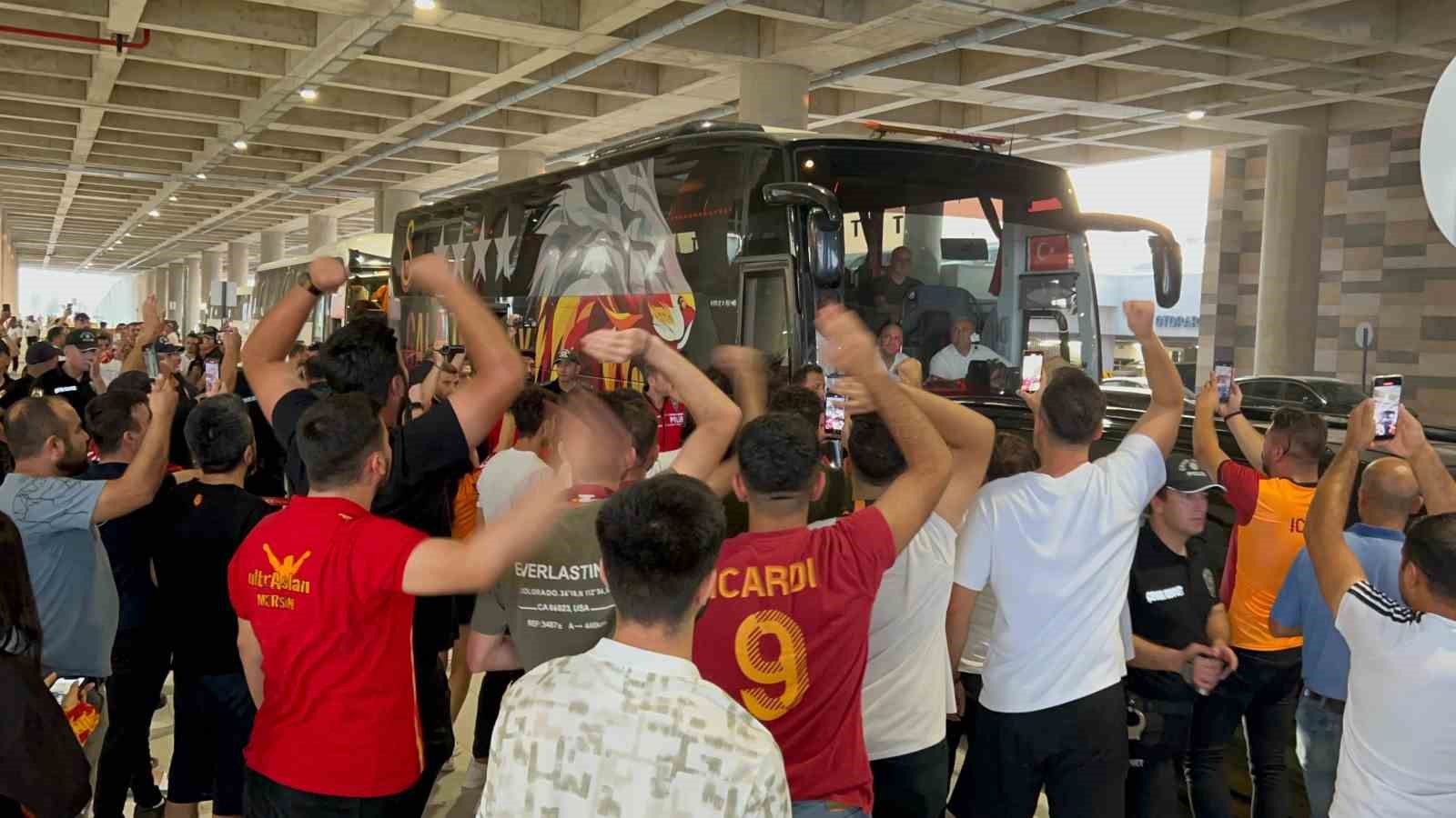 Galatasaray, Adana’ya geldi
