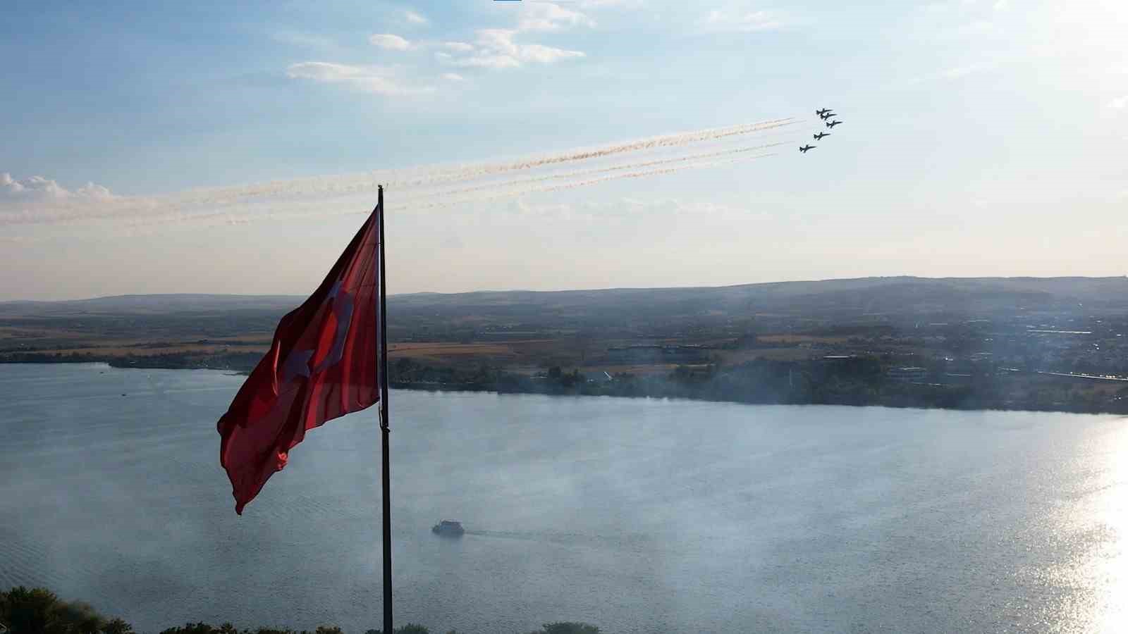 Türk Yıldızları Başkent’te nefes kesti
