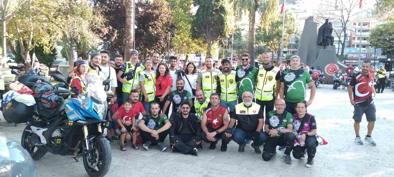 Mudanya’da motosikletlilerden ’30 Ağustos