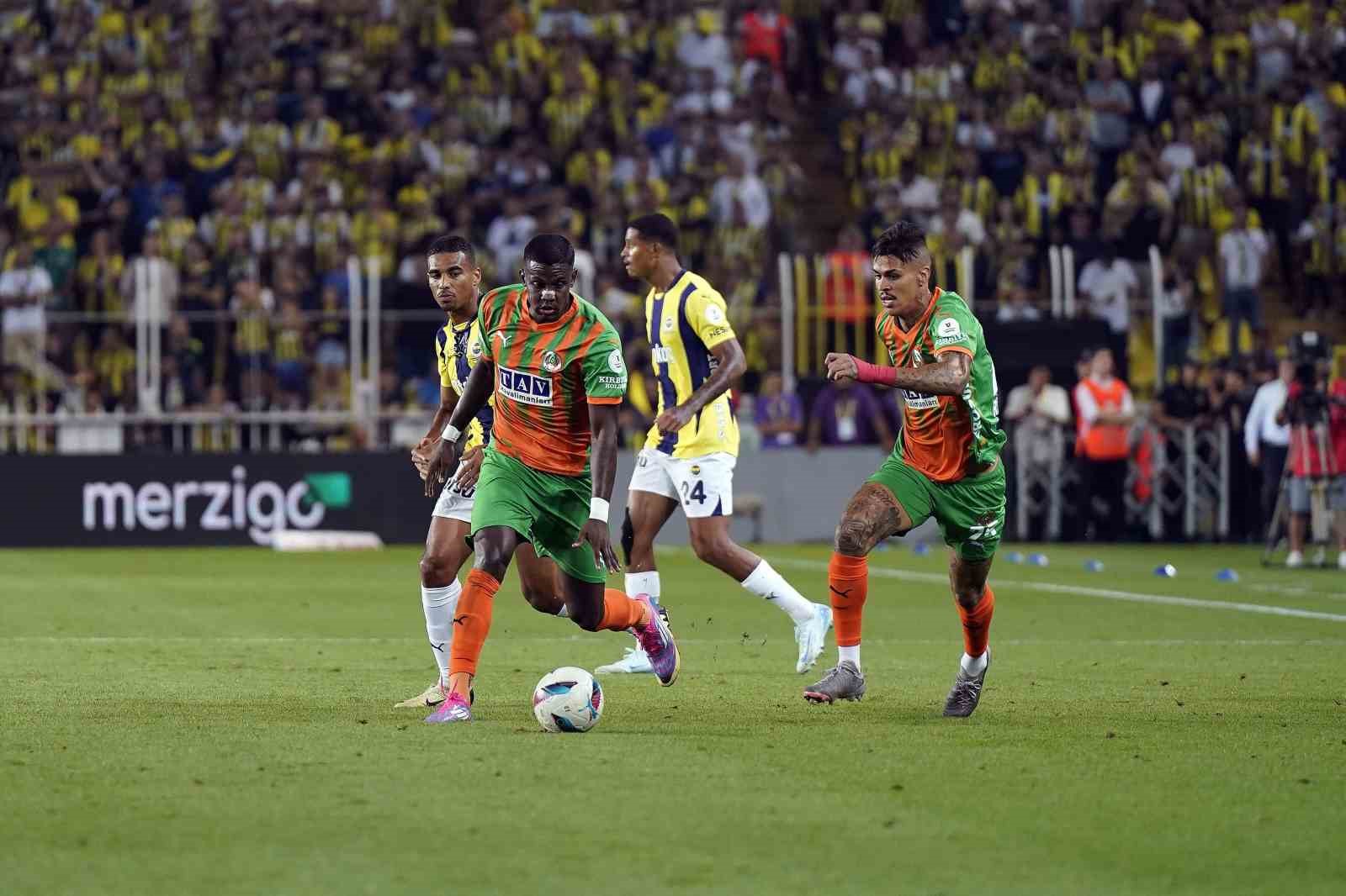 Trendyol Süper Lig: Fenerbahçe: 0 - Alanyaspor: 0 (Maç devam ediyor)
