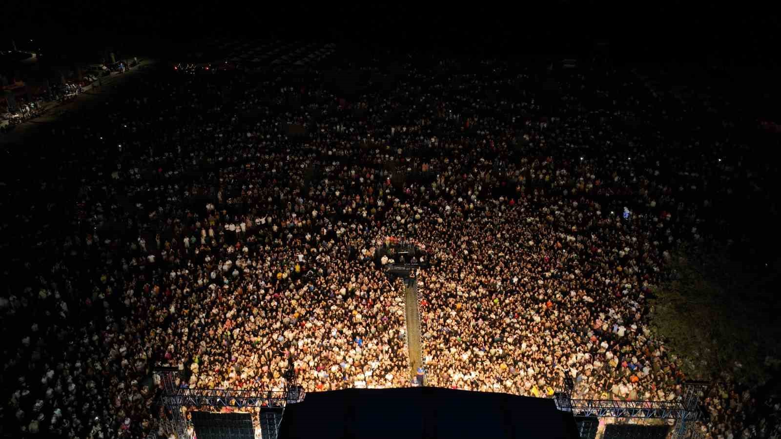 Burhaniye’de festival hız kesmeden devam ediyor
