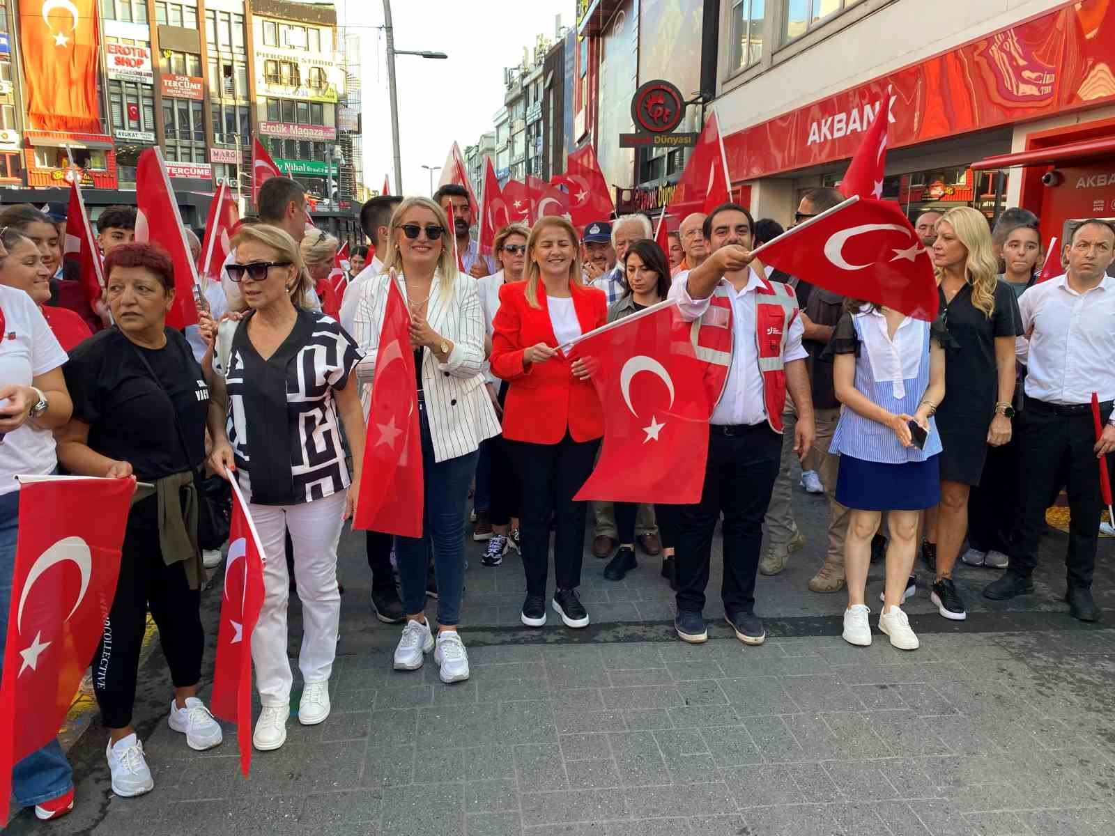 Zafer Bayramı’nın 102. yıl dönümü Bakırköy’de coşkuyla kutlandı
