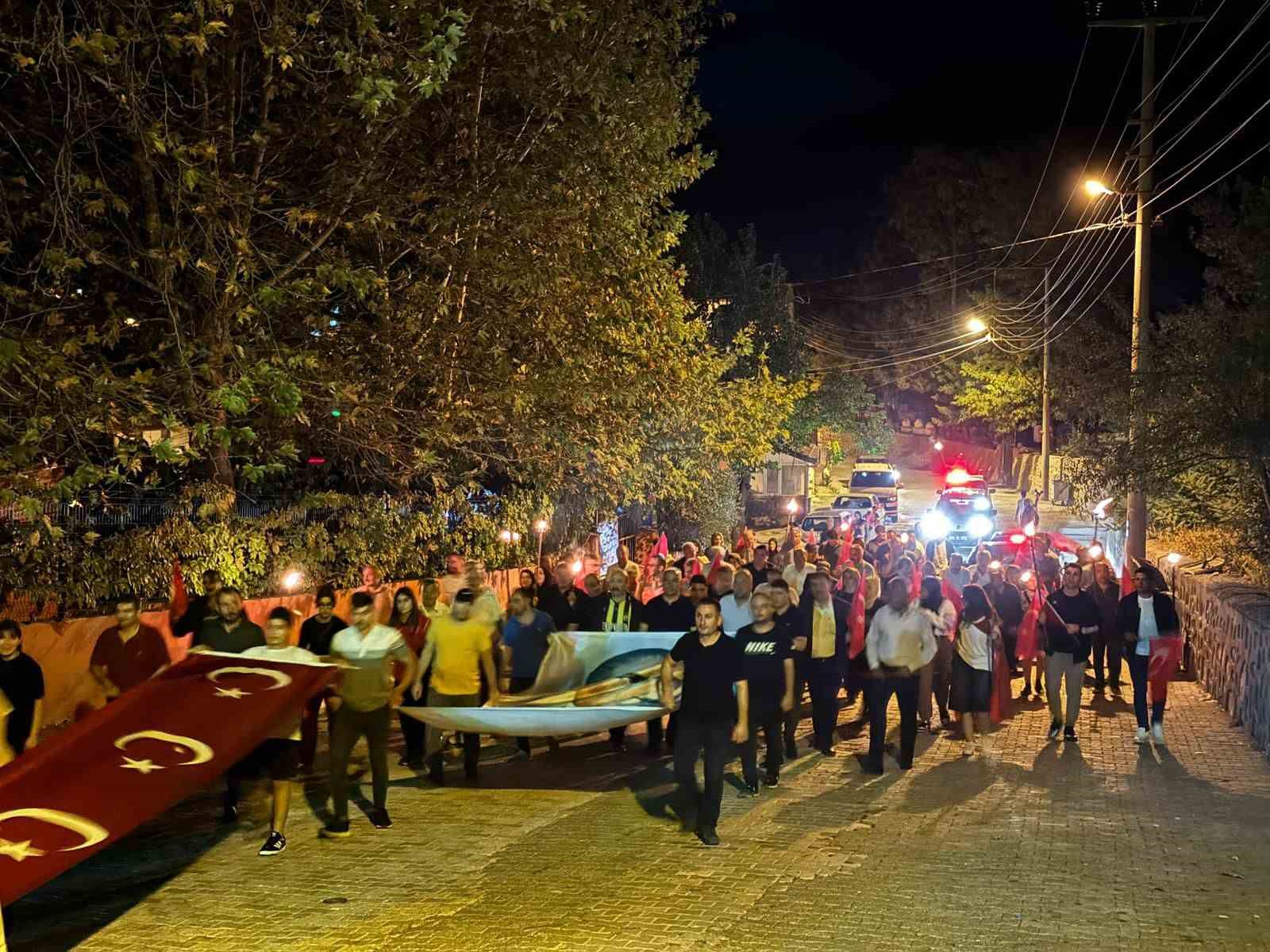 İskilipliler Zafer Bayramı’nda fener alayında tek yürek oldu
