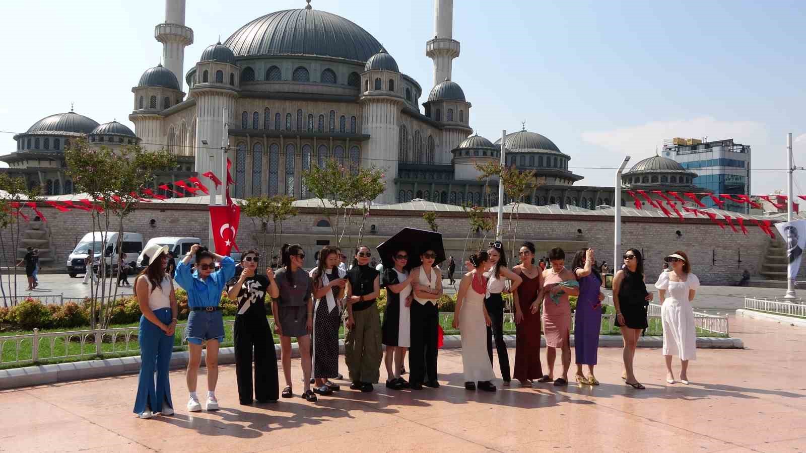 Çinli grubun yeni durağı Taksim oldu
