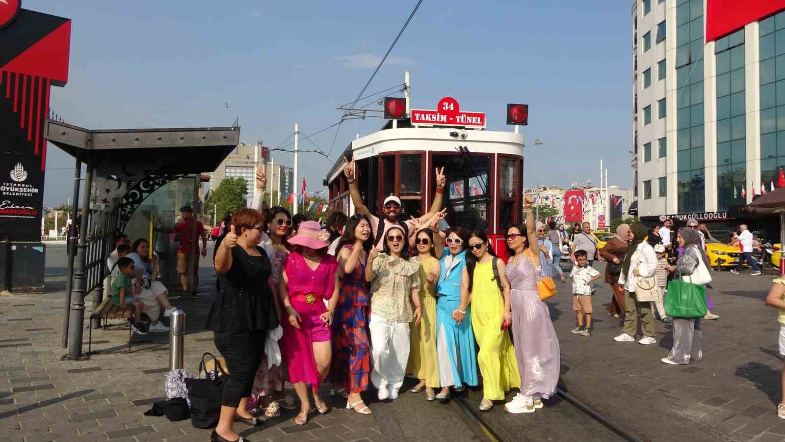 Çinli grubun yeni durağı Taksim oldu
