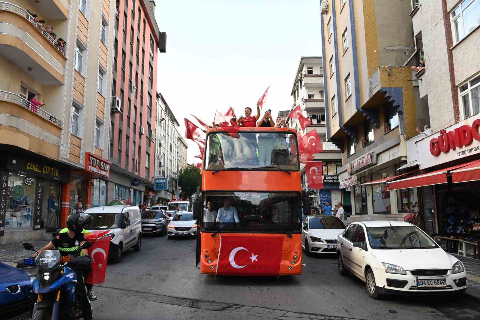 Bahçelievler’de 30 Ağustos Zafer Bayramı coşkuyla kutlandı
