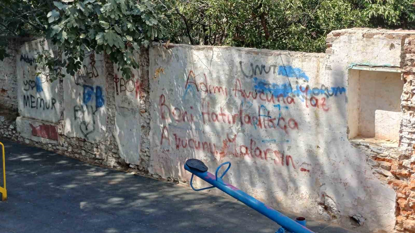 Aydın sokakları karalama duvarına döndü
