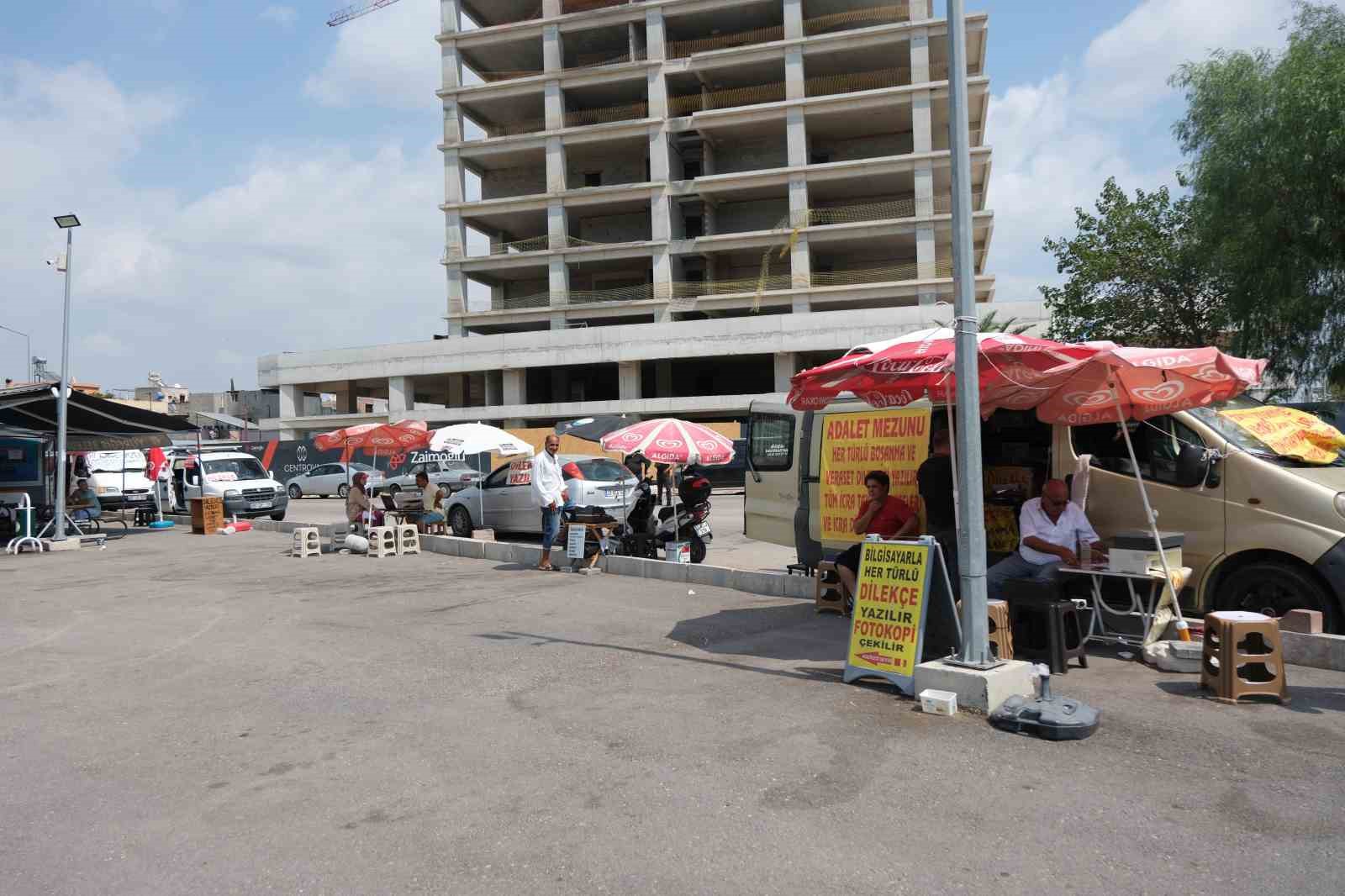 Daktilo ile arzuhalcilik yapanlar yapay zekaya meydan okuyor
