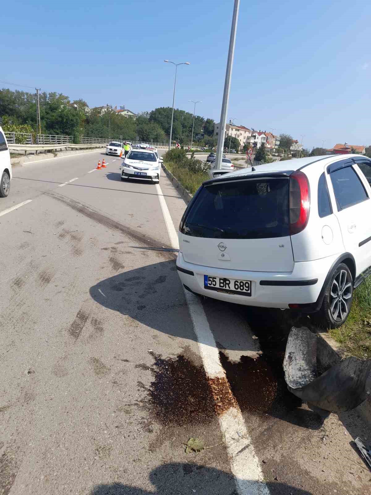 Sinop’ta otomobil refüje çıktı: 1 yaralı
