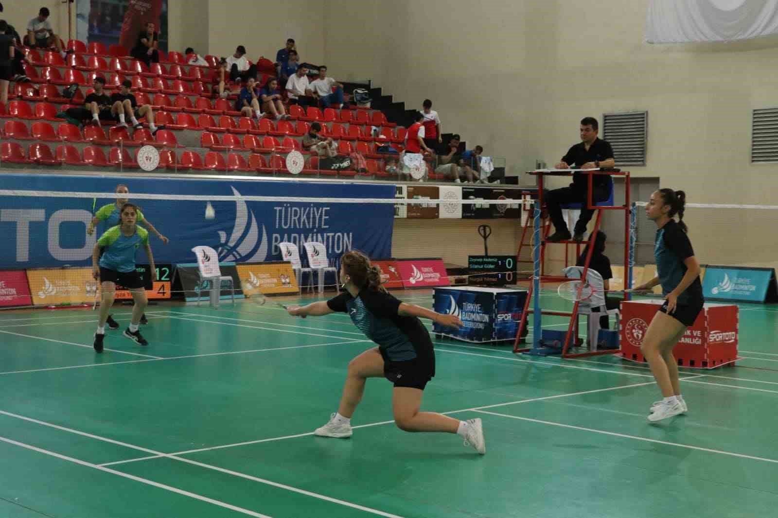 Badminton Süper Lig Müsabakaları Kayseri’de devam ediyor
