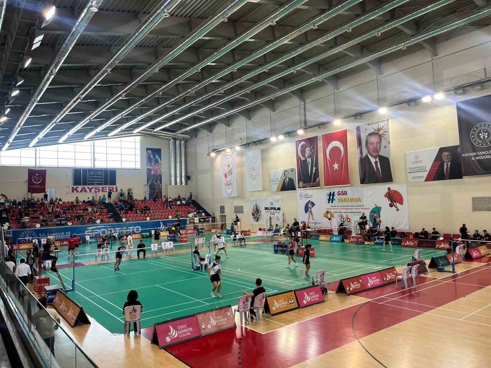 Badminton Süper Lig Müsabakaları Kayseri’de devam ediyor
