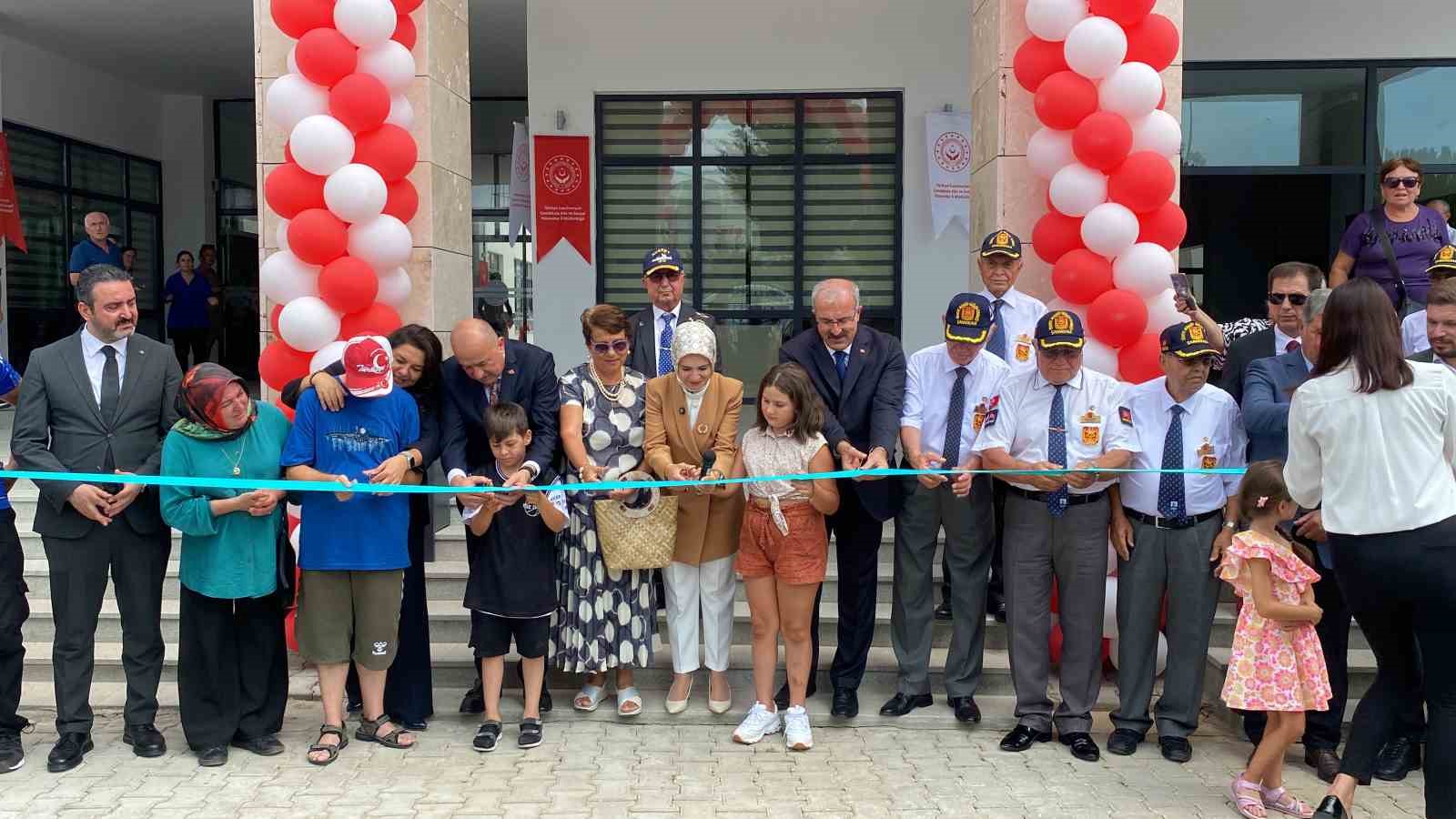 Aile ve Sosyal Hizmetler Bakanı Göktaş: 973 Sosyal Yardımlaşma ve Dayanışma Vakfımıza 450 milyon lira kaynak aktarıyoruz
